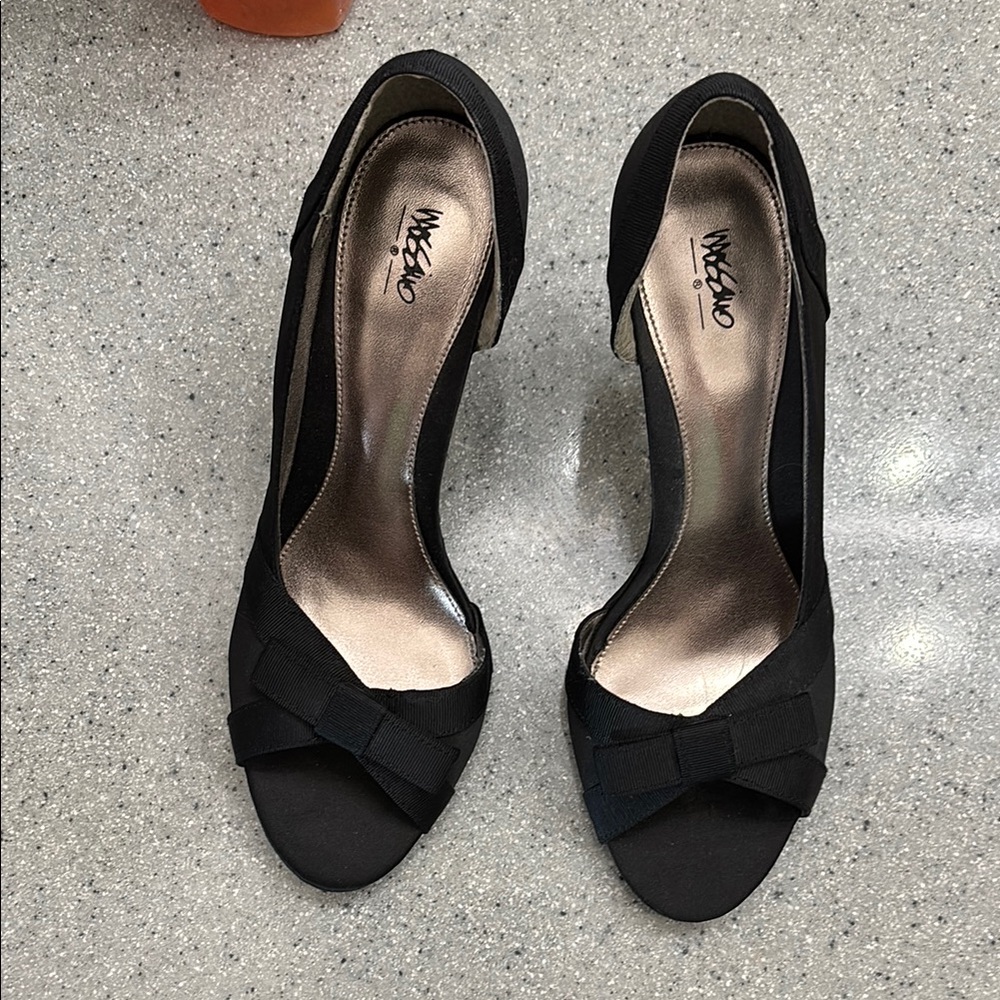 Mossimo Supply Co. Black Bow Peep Toe Heels